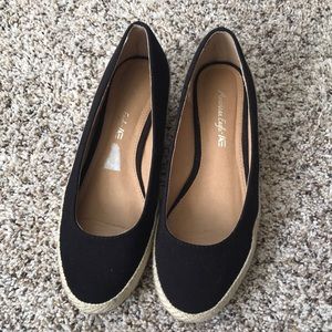 Black American Eagle AE shoes